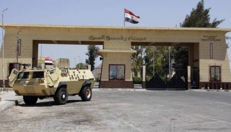 الجيش المصري: إصابة عناصر من مراقبي الحدود اثر سقوط شظايا  قذيفة من دبابة صهيونية 