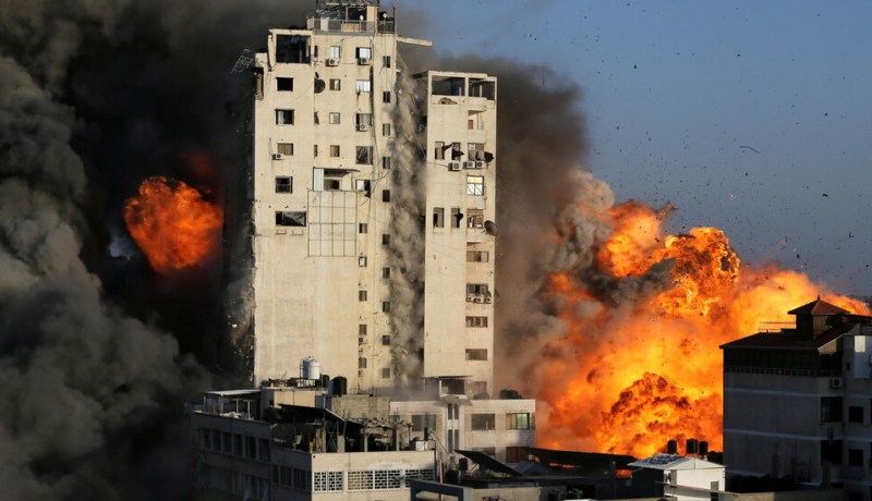 الصهاينة يقصفون المستشفى التركي في غزة