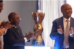 بالصور.. موتسيبي يكشف عن مجسم كأس الدوري الإفريقي