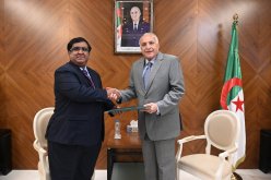 عطاف يستقبل السفير الجديد لباكستان في الجزائر