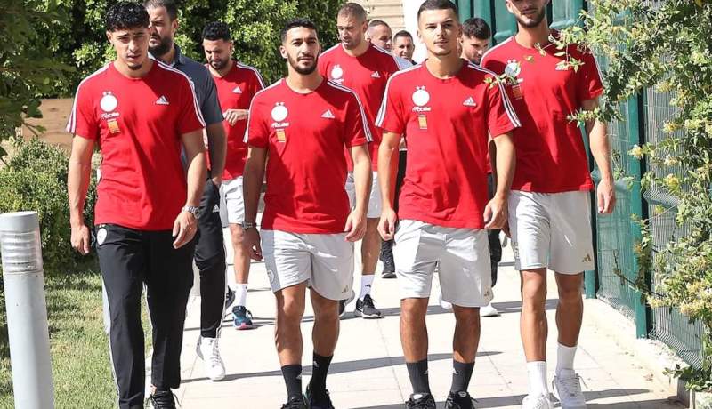 بالصور.. عناصر المنتخب الوطني يجرون جولة استرخائية بقسنطينة