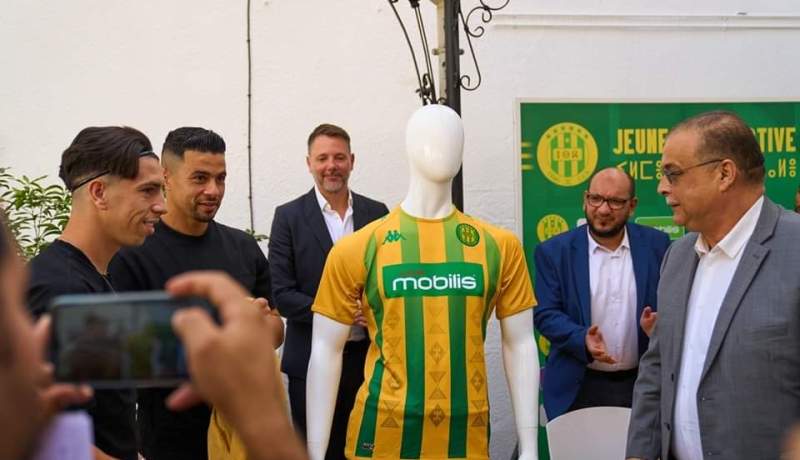 بالصور.. إدارة شبيبة القبائل تكشف القميص الجديد للفريق