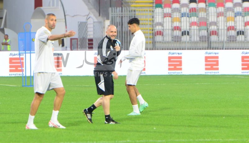 بحضور سليماني.. الخضر يخوضون أول حصة تدريبية بقسنطينة