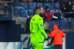 بالفيديو.. ماندريا يرتكب خطأ فادحا في مواجهة كان أمام أوكسير