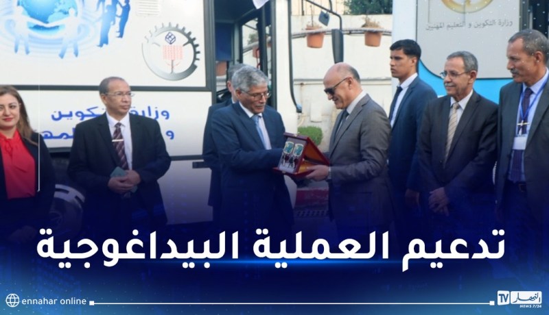 تسليم المركزين الجواريين المتنقلين لتدعيم العملية البيداغوجية بالمخيمات الصحراوية