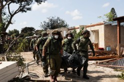 جيش الاحتلال الصهيوني يعلن مقتل أحد جنوده وإصابة ثلاثة آخرين