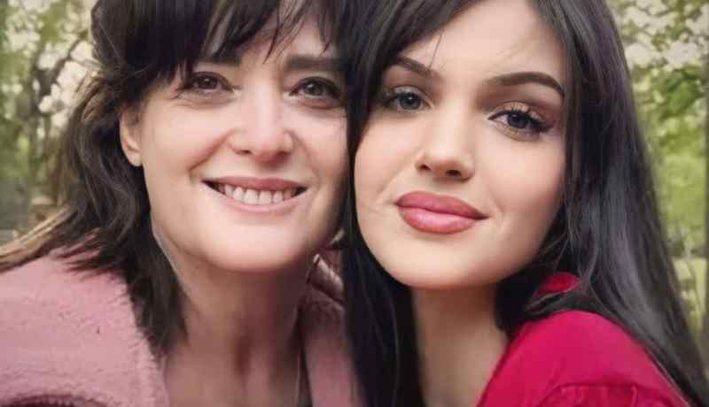 صور محتجزتين أمريكيتين المفرج عنهما