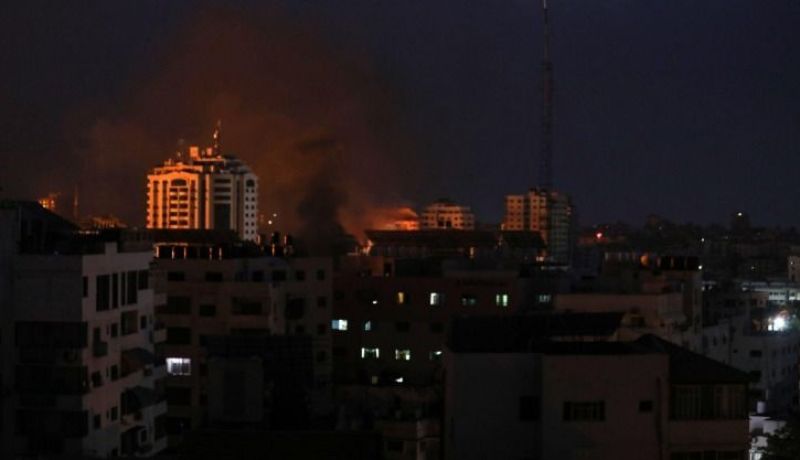 سقوط 13 شهيدا وعدد من الجرحى في قصف على عدد من المنازل بغزة