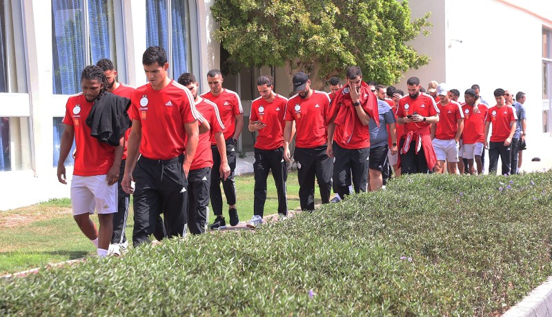 بالصور.. عناصر المنتخب الوطني يجرون جولة استرخائية بالإمارات