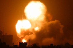 بالفيديو: طيران الإحتلال الصهيوني يقصف مقهى وسط خان يونس