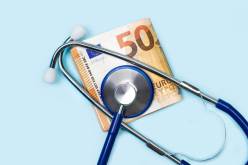 إيطاليا تفرض رسوما على الأجانب