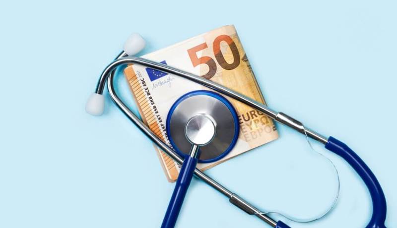 إيطاليا تفرض رسوما على الأجانب