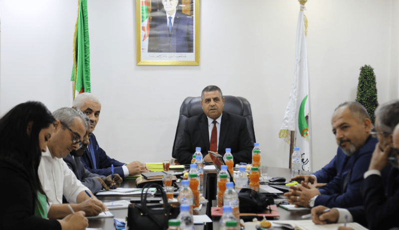 تنصيب اللجنة المكلفة بإنتقاء وترتيب وكالات السياحة والأسفار لتنظيم حج 2024