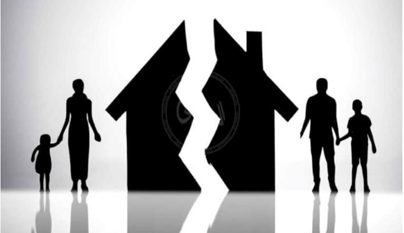 بعد الطلاق خائفة على مستقبل بناتي..