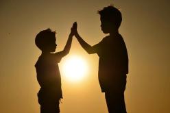 معونة للعاقل وتذكير للغافل.. الأخ أبدا لا يُعوض بأي رفيق