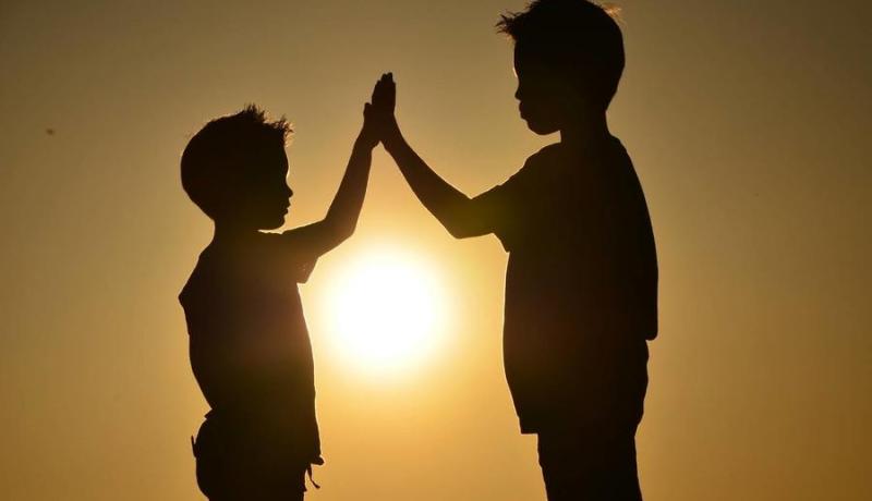 الأخوة رابطة مقدسة وهذه حقوقها