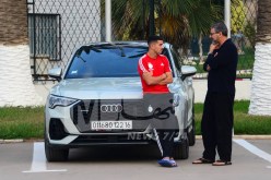 بالصور.. وصول المنتخب الوطني إلى أرض الوطن