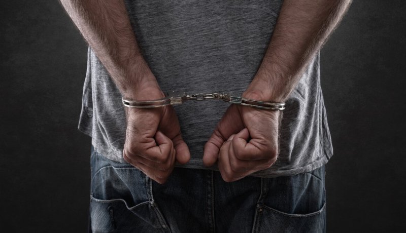 فضيحة تهز مطار برشلونة