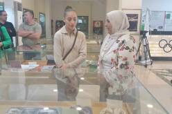 بالصور.. كايليا نمور تزور المتحف الأولمبي الجزائري