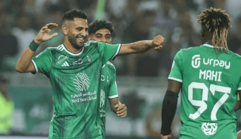 محرز يعبر عن سعادته بالفوز بداربي جدة