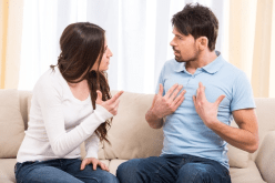 زوجي يمنعني من رعاية أمي المقعدة ويهددني بالطلاق