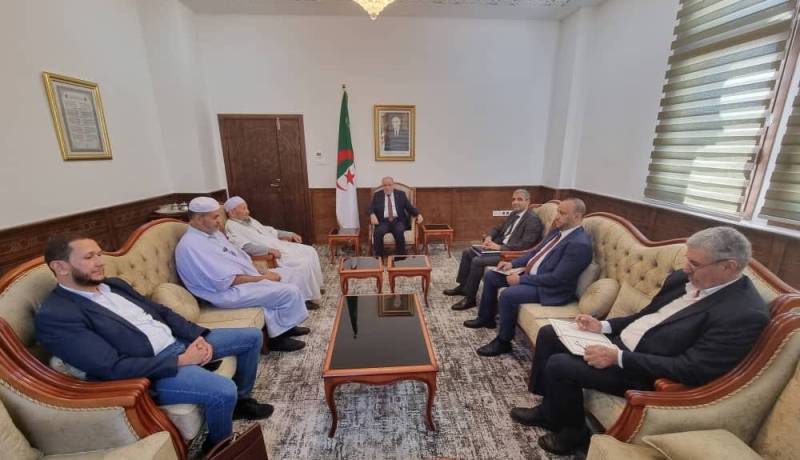 بلمهدي يستقبل الشيخين عبد الحميد أبو القاسم ويحي بعمارة