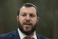 وزير صهيوني يدعو إلى إلقاء قنبلة ذرية على غزة