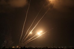 ردا على المجازر بحق المدنيين.. المقاومة تقصف تل أبيب بواحدة من أكبر الرشقات الصاروخية