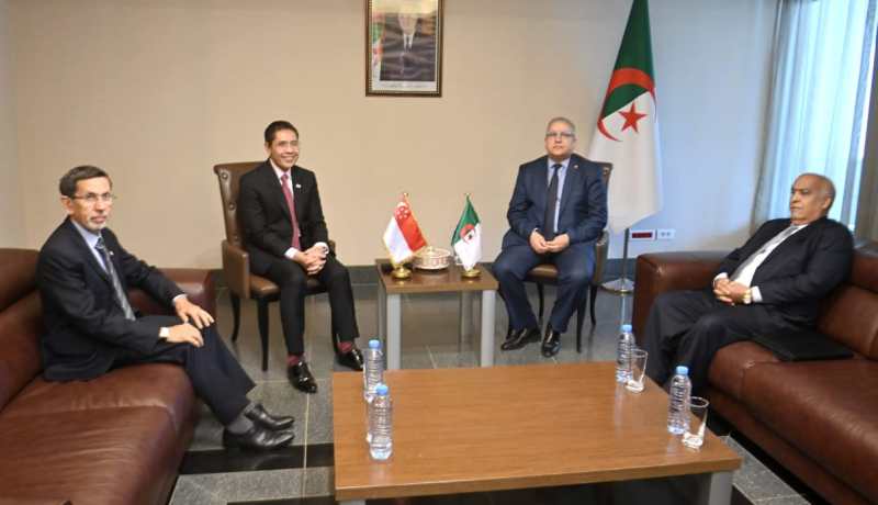 بحث تطوير العلاقات الجزائرية-السنغافورية