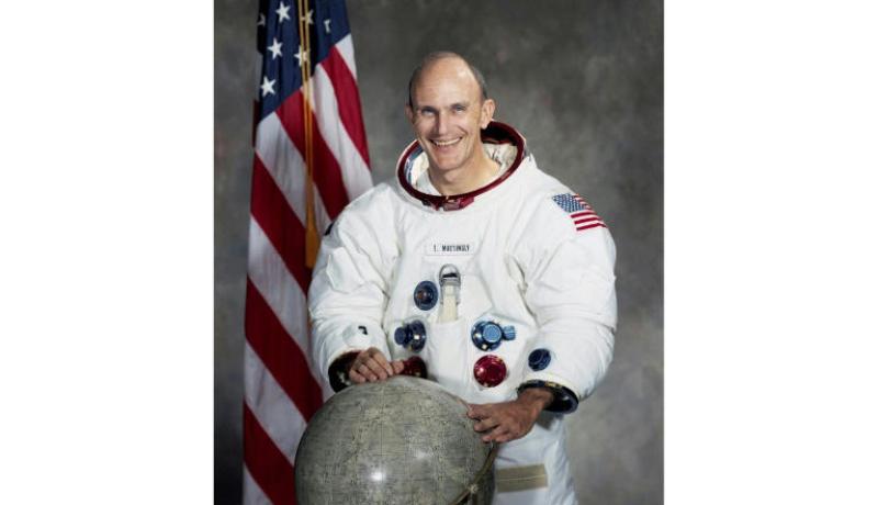 رحيل رائد الفضاء توماس ماتينغلي.. بطل رحلة أبولو 13