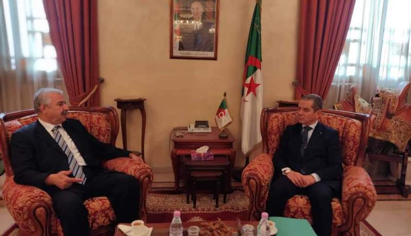 هني يتباحث مع سفير الجزائر لدى زيمبابوي فرص التعاون في المجال الفلاحي بين البلدين