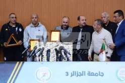 جامعة الجزائر 3 تكرم الناخب الوطني جمال بلماضي