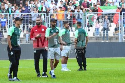 بالصور.. محرز ورفقائه يتفقدون أرضية ملعب “نيلسون مانديلا” قبل مواجهة الصومال