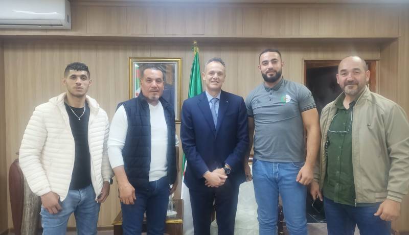 الوزير حماد يستقبل أبطال الملاكمة والجهاز الفني للمنتخب الوطني