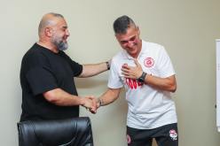 بن شيخة يلتقي طاقمه الفني و مسؤولي نادي سيمبا التنزاني