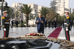 رئيس الجمهورية يترحم على أرواح الشهداء بمقام الشهيد