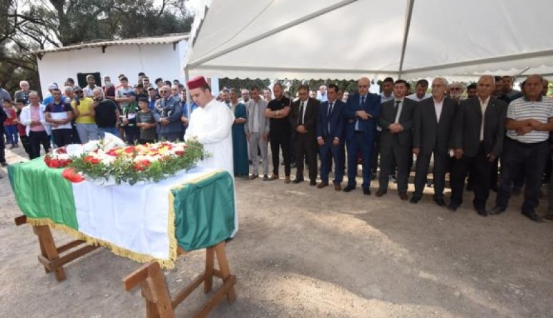 جثمان المناضلة وصديقة الثورة الجزائرية إلييت لو يوارى الثرى بالعاصمة