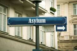 دولة أوروبية ترحل 25% من المهاجرين