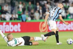 مدرب كوريتيبا يدافع عن سليماني