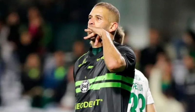 سليماني يعود إلى قائمة كوريتيبا