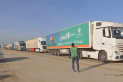 شاحنات المساعدات تبدأ بالدخول إلى قطاع غزة