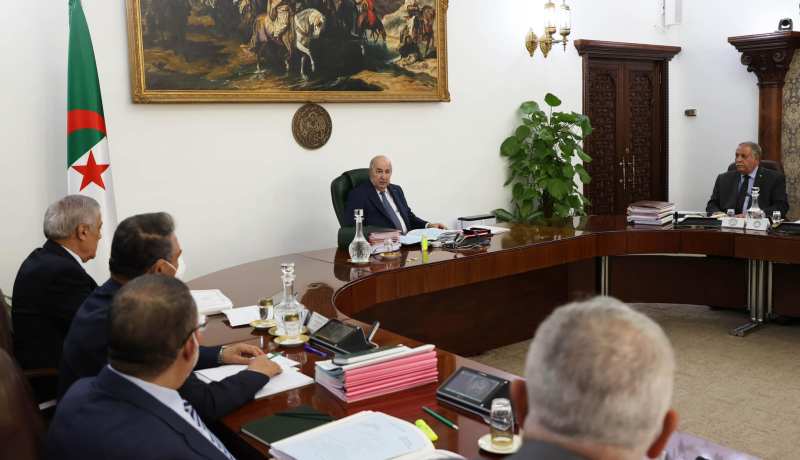رئيس الجمهورية يترأس إجتماعا لمجلس الوزراء