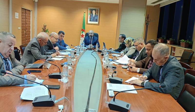 وضعية السوق ووفرة المنتجات.. إجتماع تنسيقي بوزارة التجارة