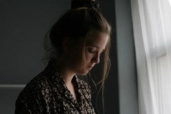 صراحتي هي الفيصل الذي غيّر حياتي.. أريد أن أنتفض من زيجة ستدمي القلب