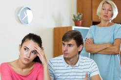 لم أدس لها على طرف ولم أؤذها قط..غطرسة حماتي قد تسوقني الى ركب المطلقات