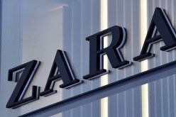 بالصور: علامة زارا  ZARA للألبسة تروّج لمنتجاتها بأكفان وجثث فلسطينيين