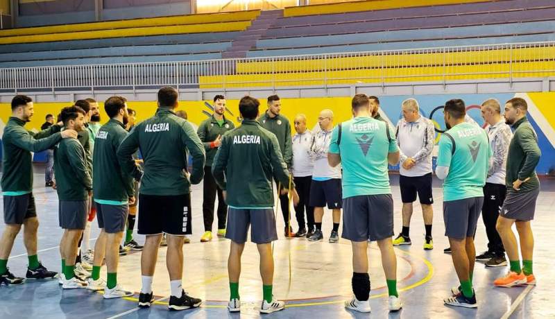 المنتخب الوطني لكرة اليد ينهزم وديا أمام قطر في تحضيراته للبطولة الافريقية