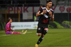 عمورة يفتتح باب التسجيل في مباراة جيلوزا أمام شارل لوروا