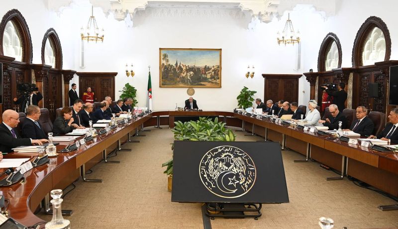 الرئيس تبون يأمر بالتحويل الفوري لمشاريع إنجاز صوامع تخزين الحبوب إلى الولاة