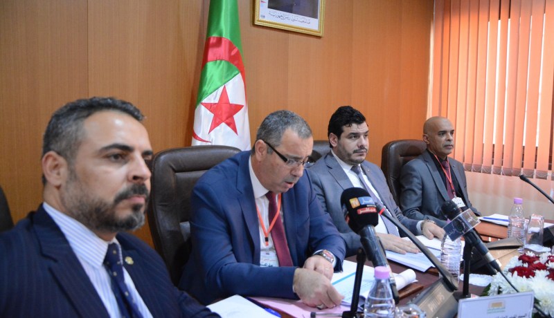 تقديم عرضين لصندوق الخدمات الاجتماعية وديوان الأعضاء الاصطناعية أمام البرلمان